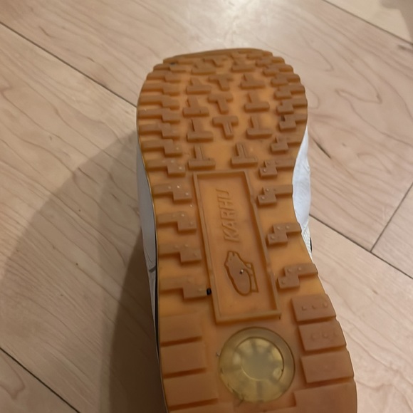 Men’s Sneakers, size 8.5! - Picture 4 of 4